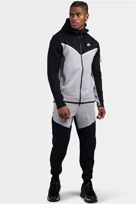 nike tag pak zwart|Nike Tech Fleece trainingspak .